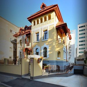 Amadeus Residence